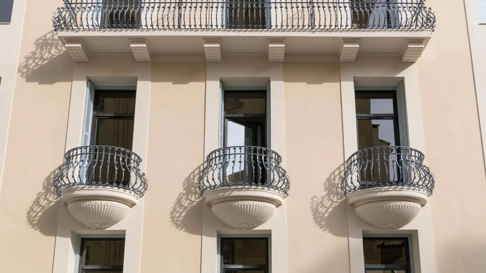 Slo Hostel 니스
